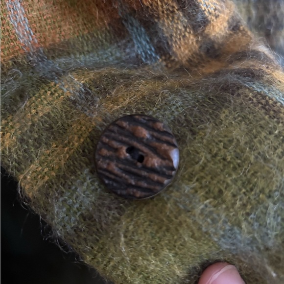 Vintage Plaid Women's Cape in Green and Brown - Picture 3 of 4